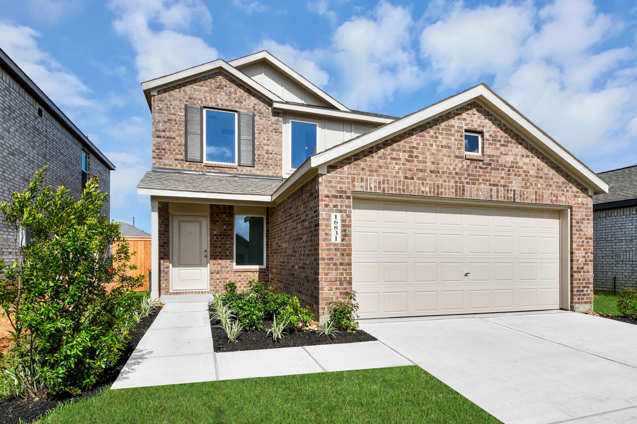 16831 Spotted Oak Drive Property Photo 4