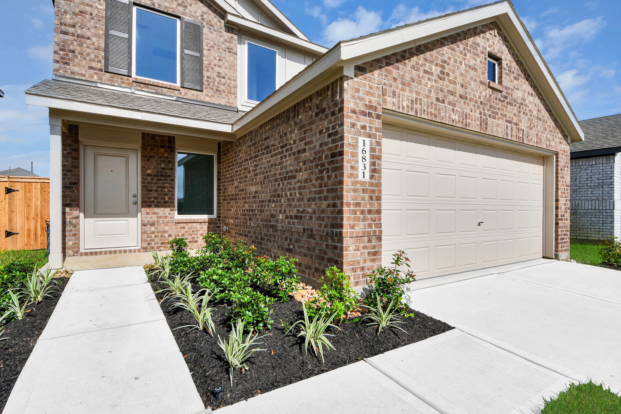16831 Spotted Oak Drive Property Photo 5