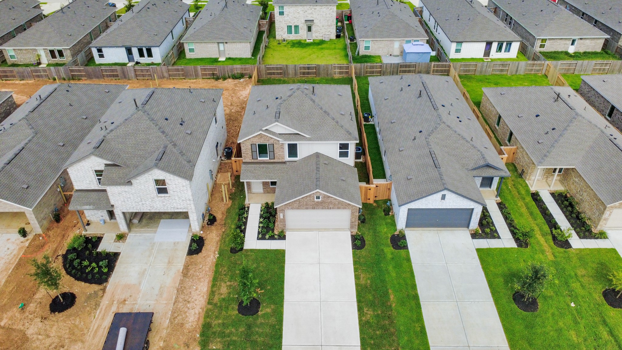 16831 Spotted Oak Drive Property Photo 9