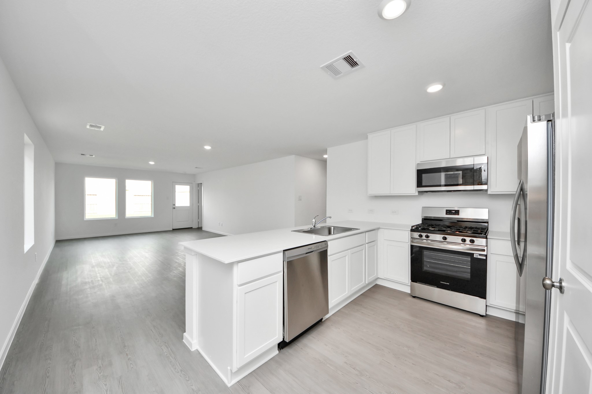 16831 Spotted Oak Drive Property Photo 14