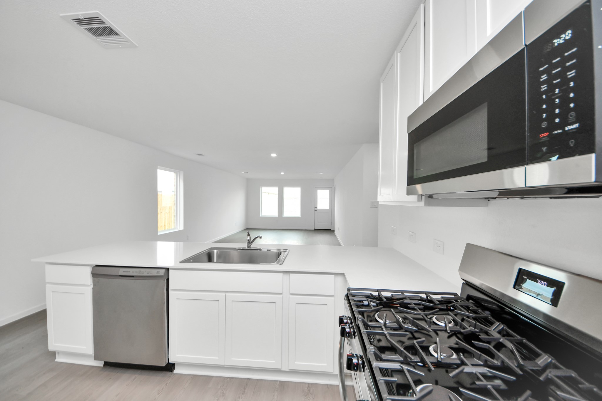 16831 Spotted Oak Drive Property Photo 17