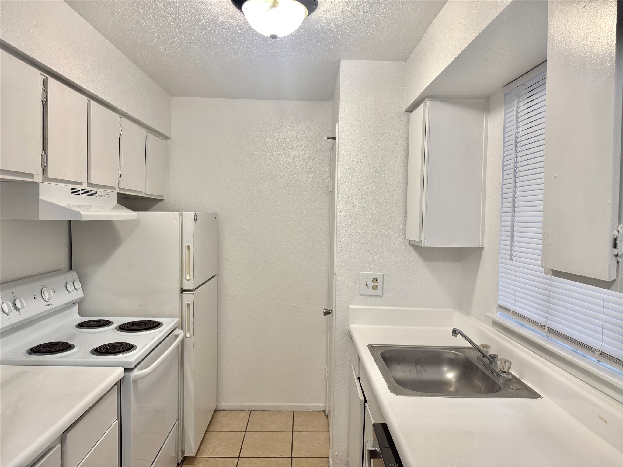 9201 Clarewood Drive 307 Property Photo 3