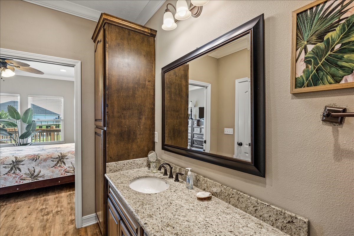 951 S Gateway Property Photo 30