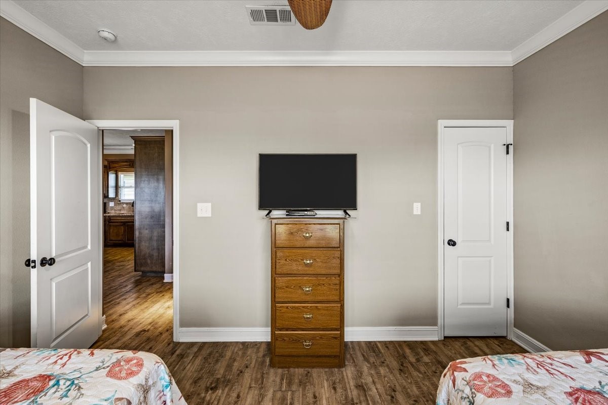 951 S Gateway Property Photo 33