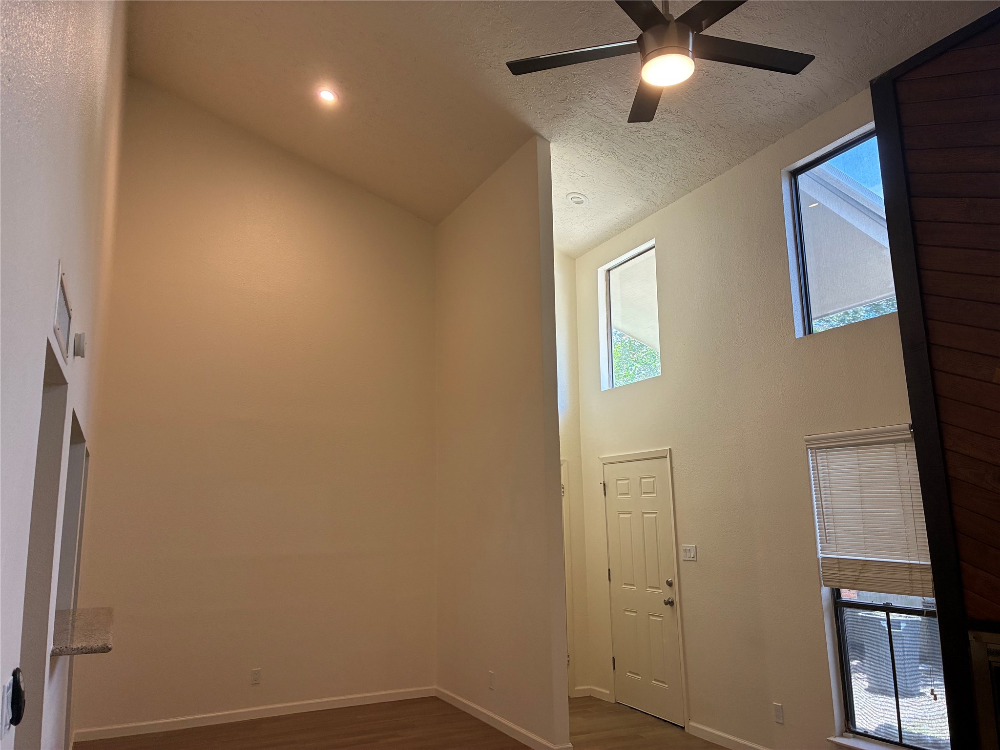 6401 Deihl Road 1011 Property Photo 6