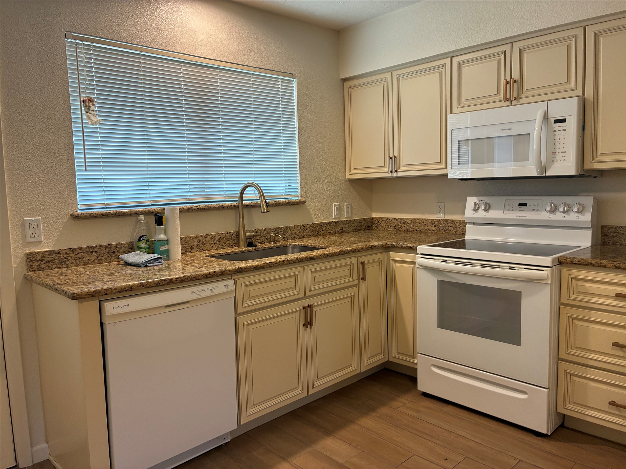 6401 Deihl Road 1011 Property Photo 9