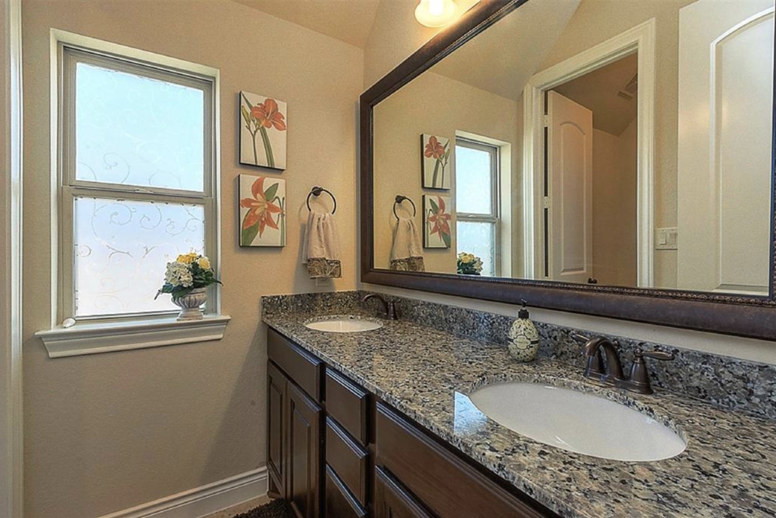 2302 Falcon Brook Drive Property Photo 14