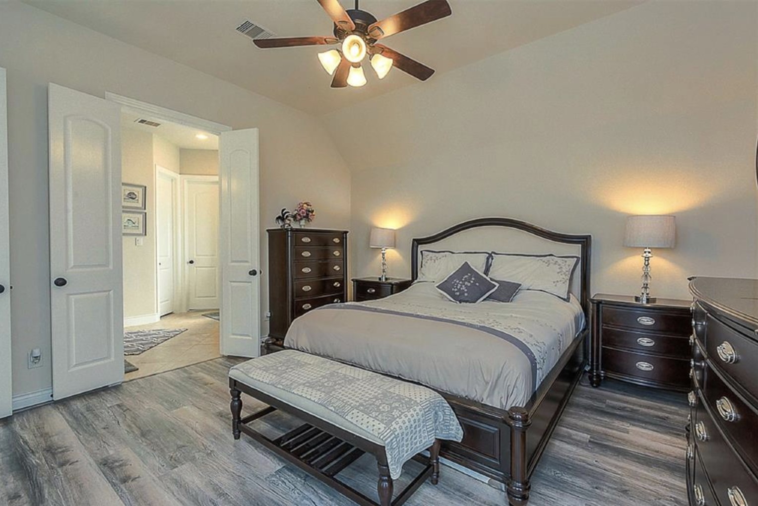 2302 Falcon Brook Drive Property Photo 15