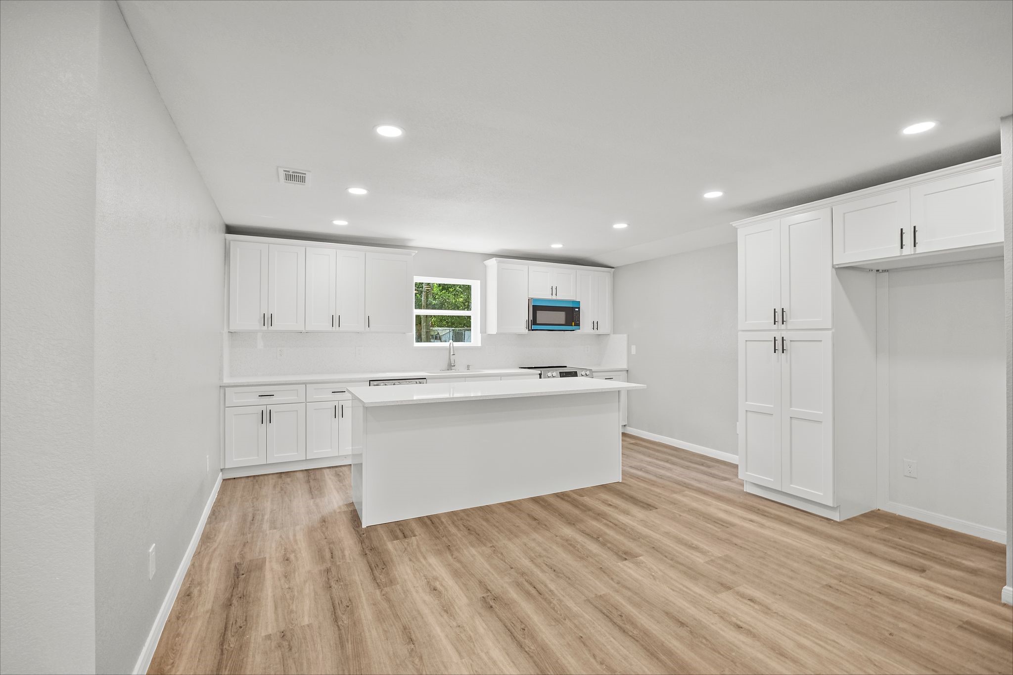 5115 Beechaven Street Property Photo 10