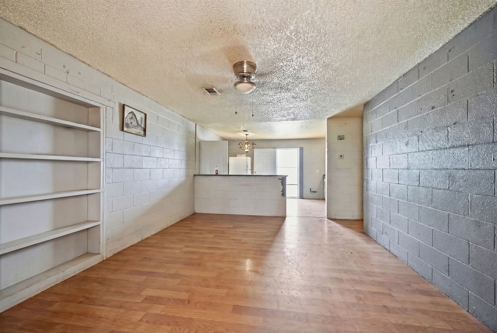 508 Kenneth Ave S Property Photo 2