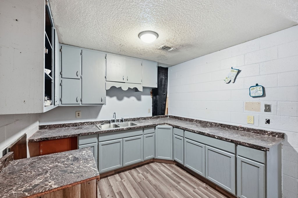 508 Kenneth Ave S Property Photo 7