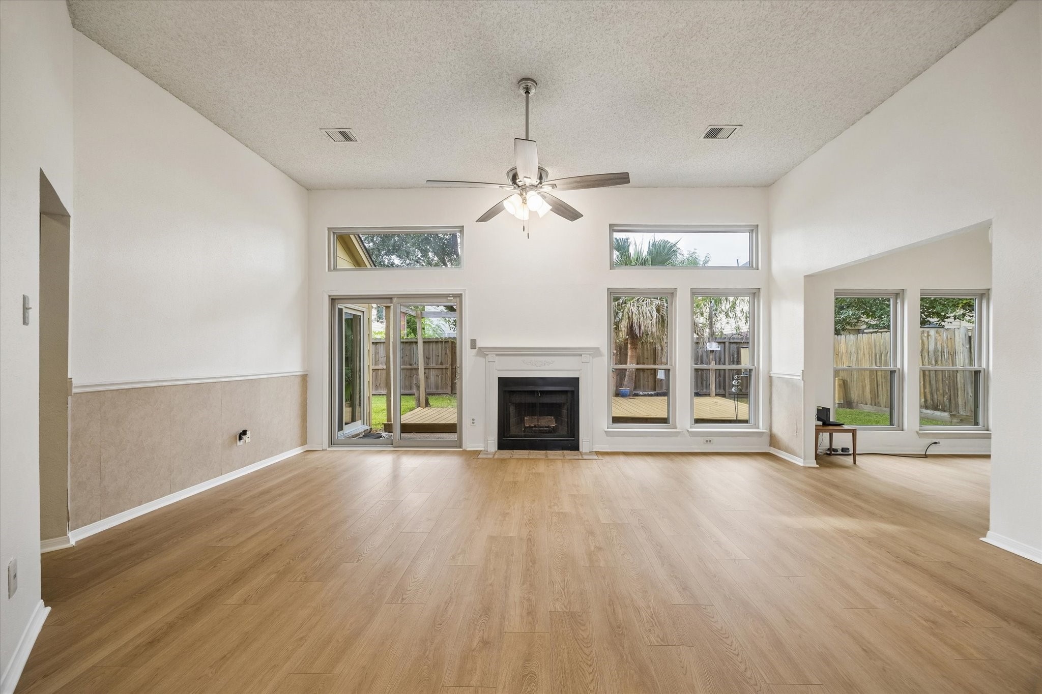 2202 Westwood Drive Property Photo 4