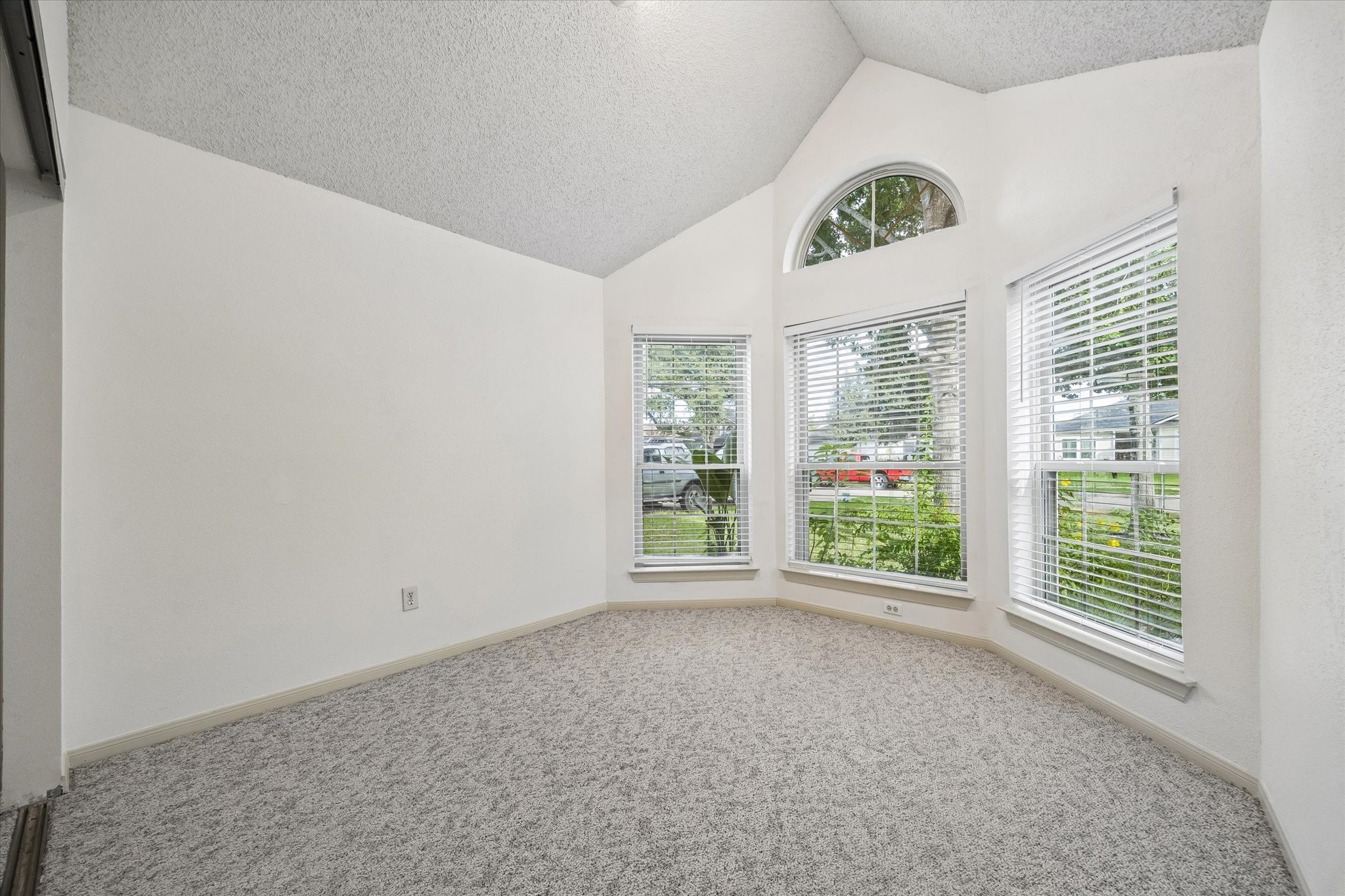 2202 Westwood Drive Property Photo 8