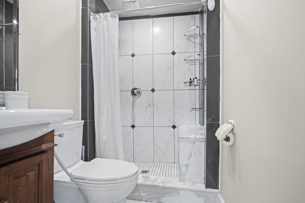 4106 Winnie Street Property Photo 11