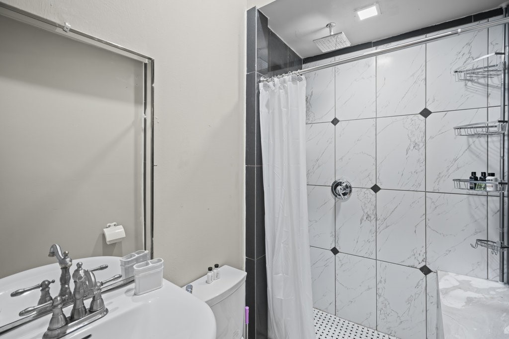 4106 Winnie Street Property Photo 13
