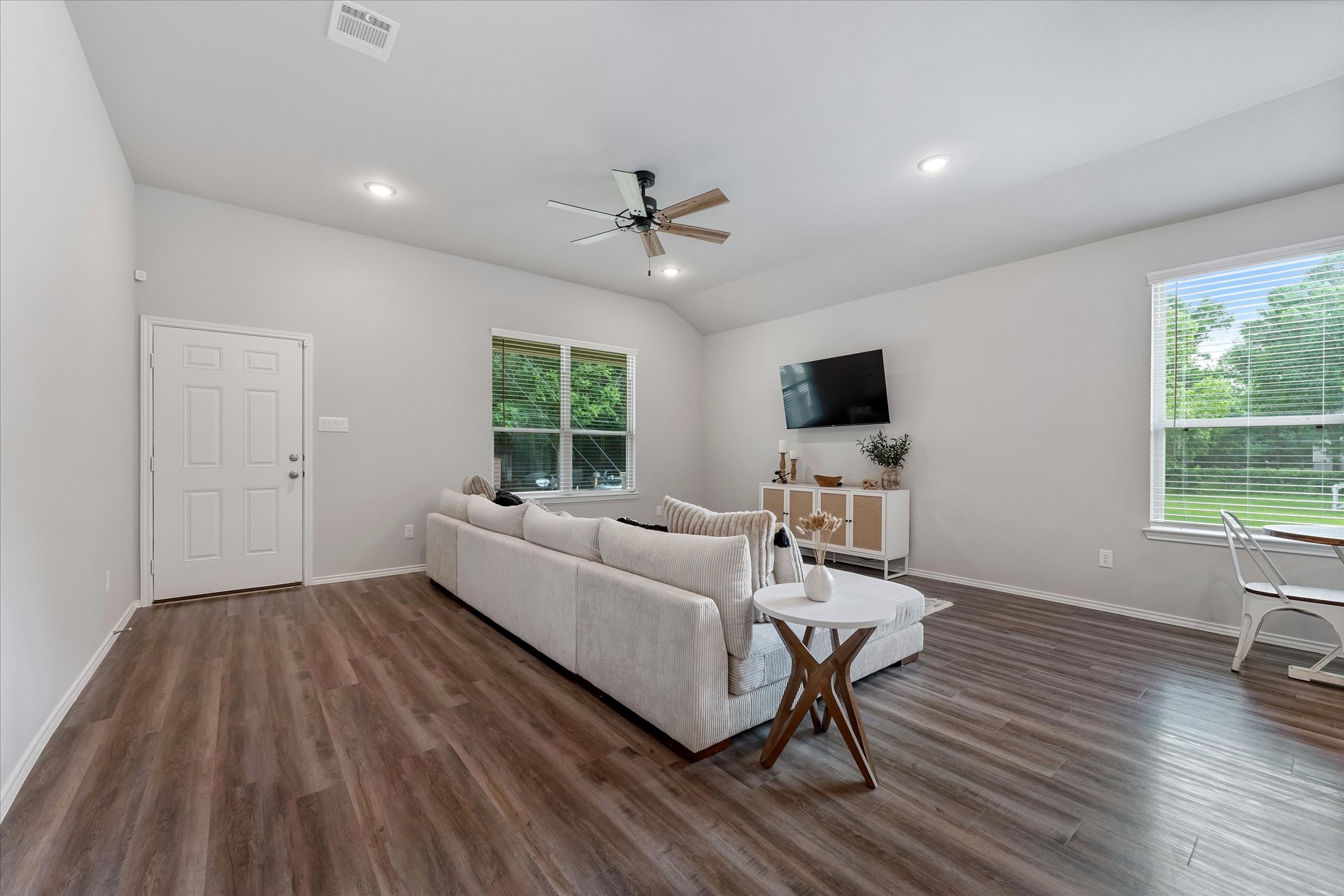 323 Watkins Street Property Photo 7