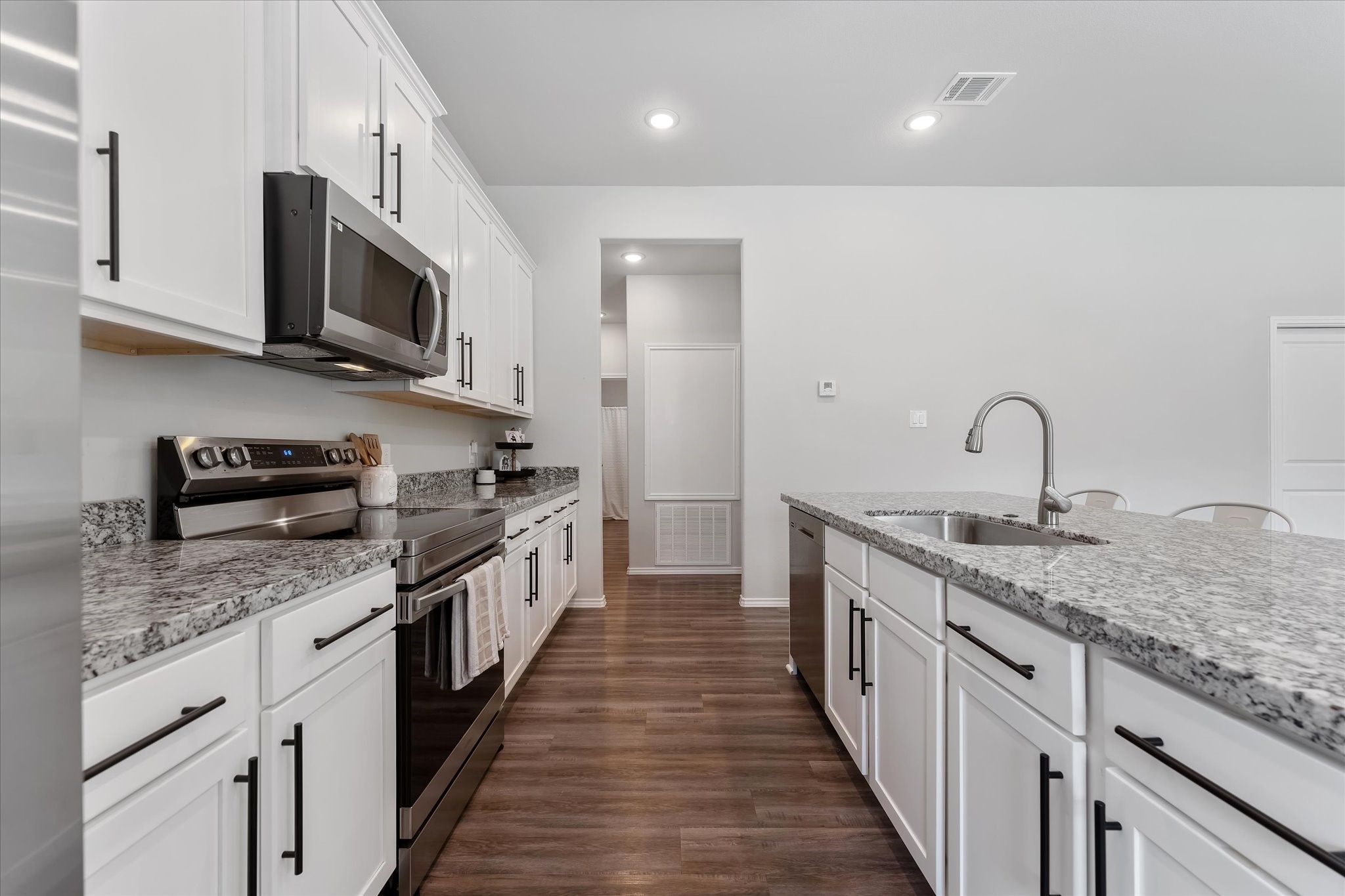 323 Watkins Street Property Photo 8