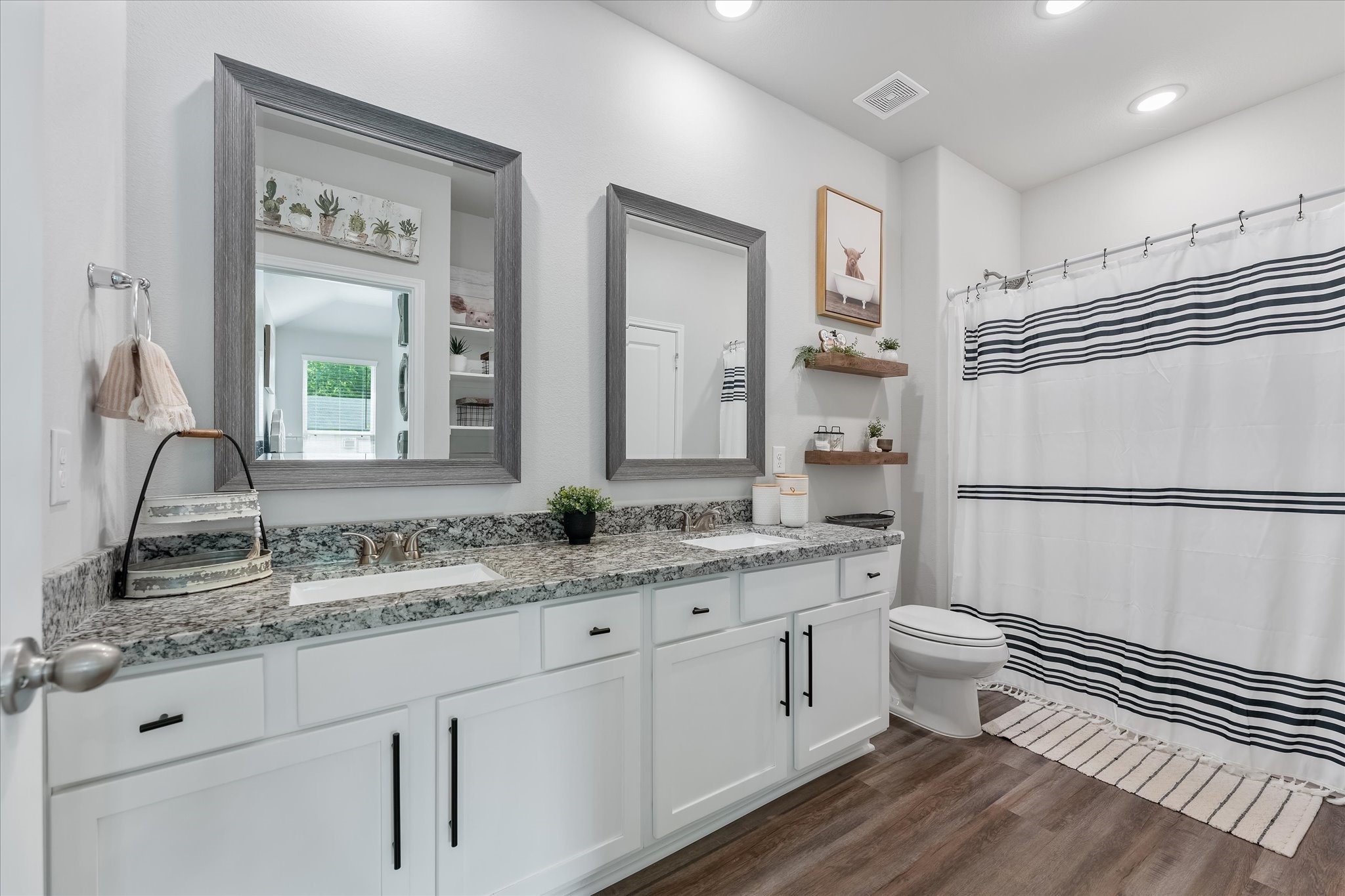 323 Watkins Street Property Photo 16