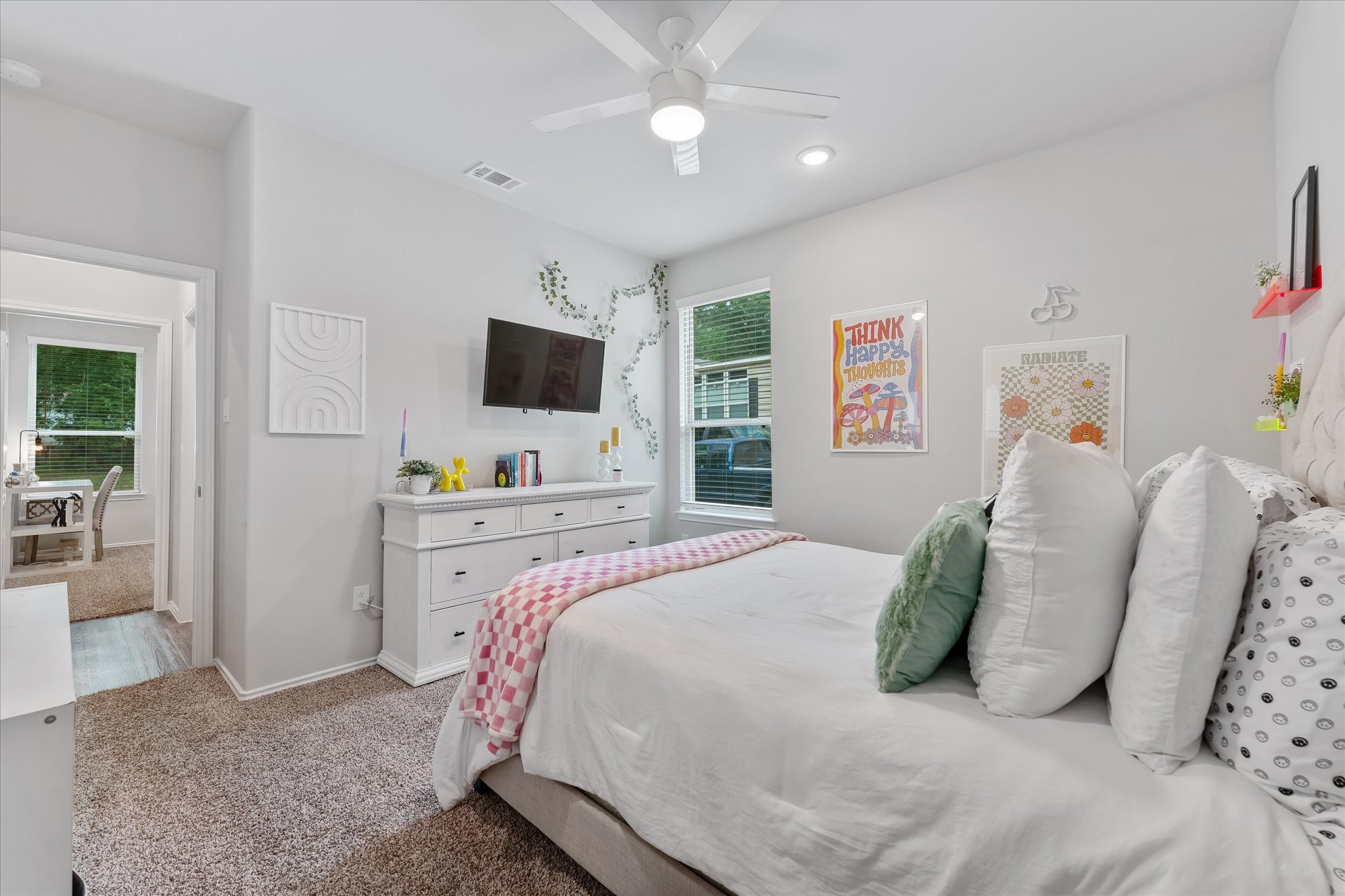 323 Watkins Street Property Photo 20