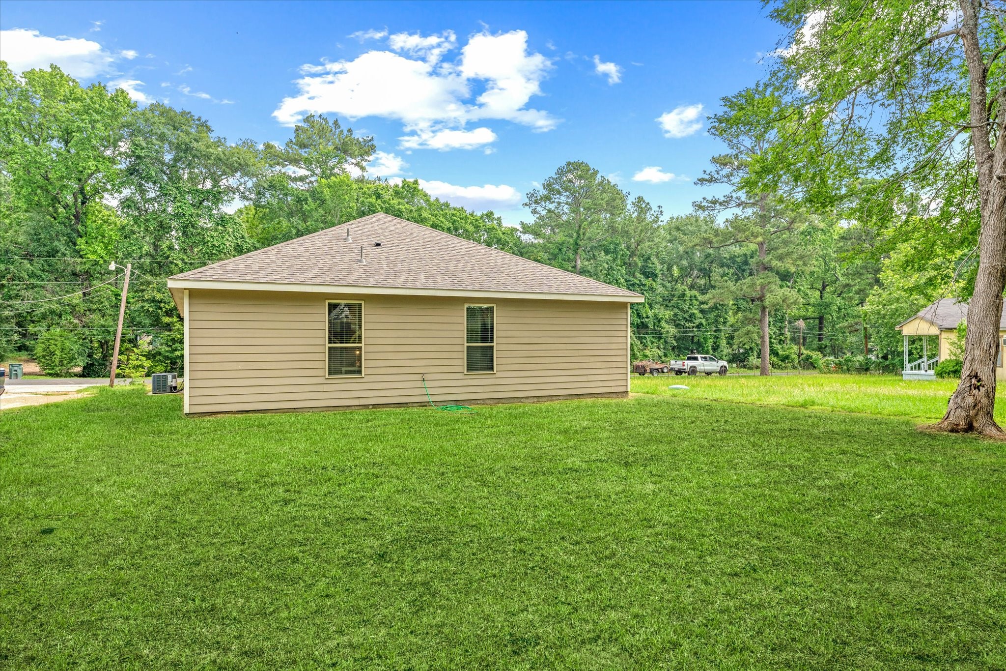 323 Watkins Street Property Photo 26