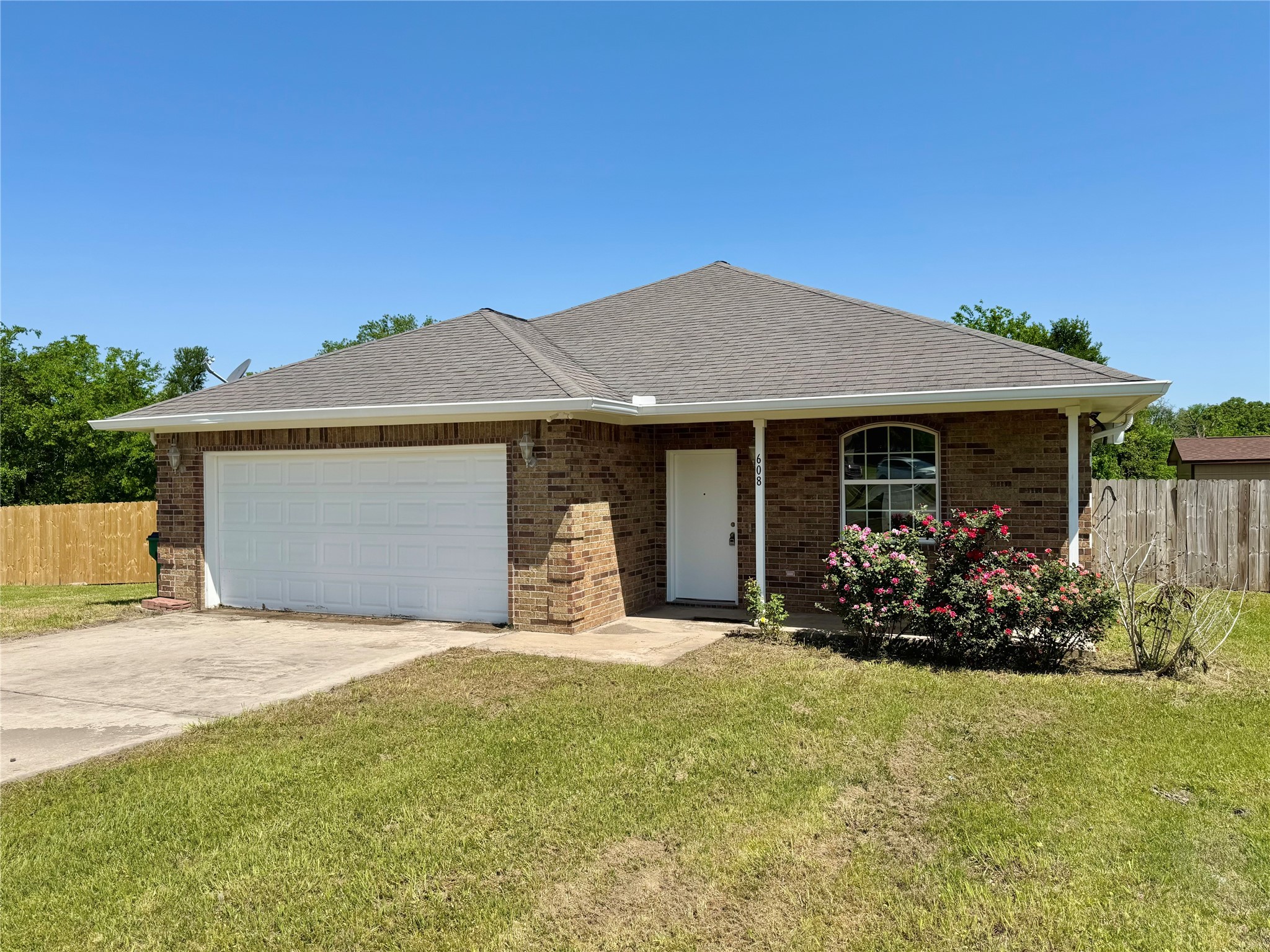 608 Olde Oaks Circle Property Photo