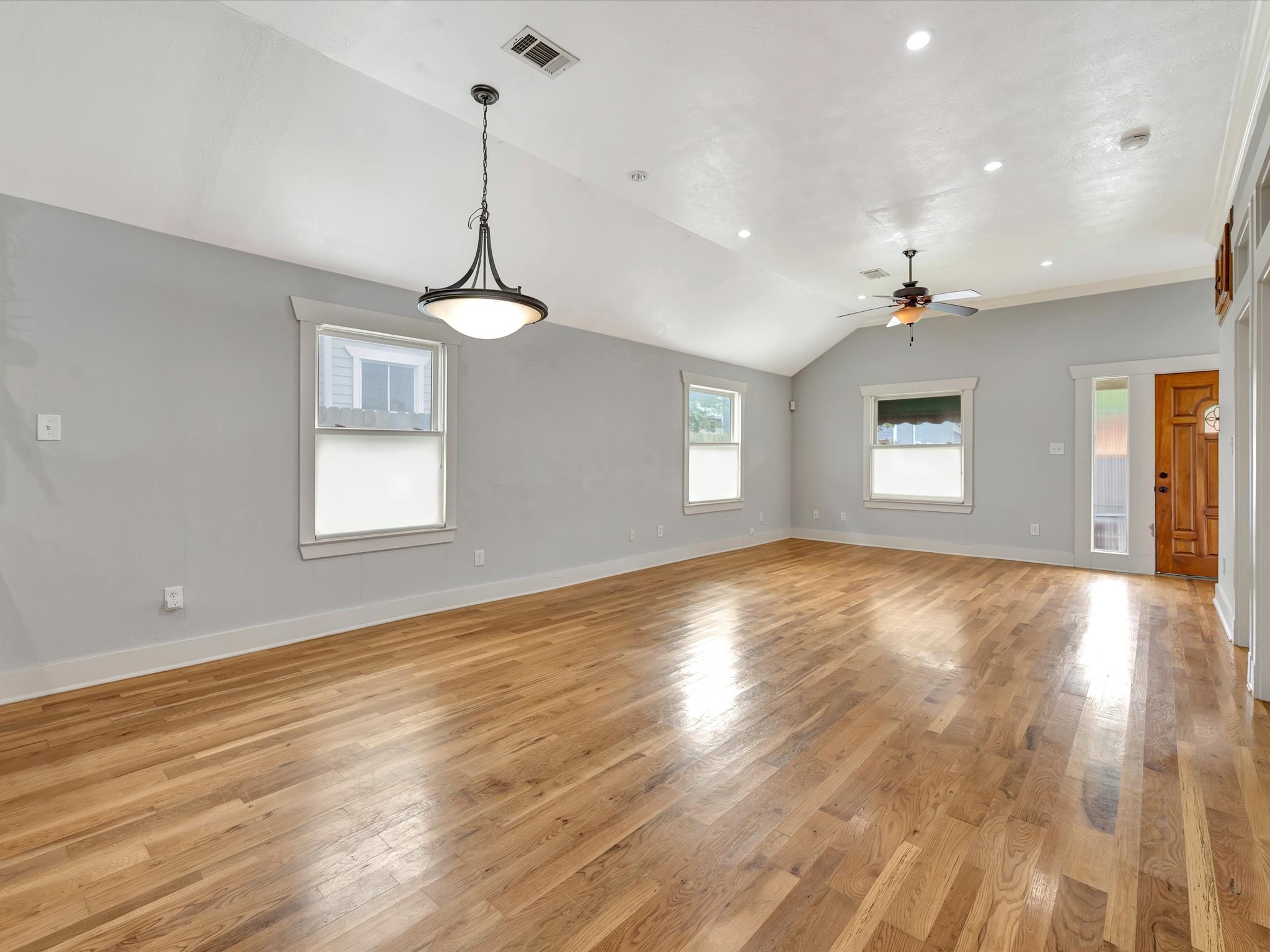4628 Kermit Street Property Photo 5