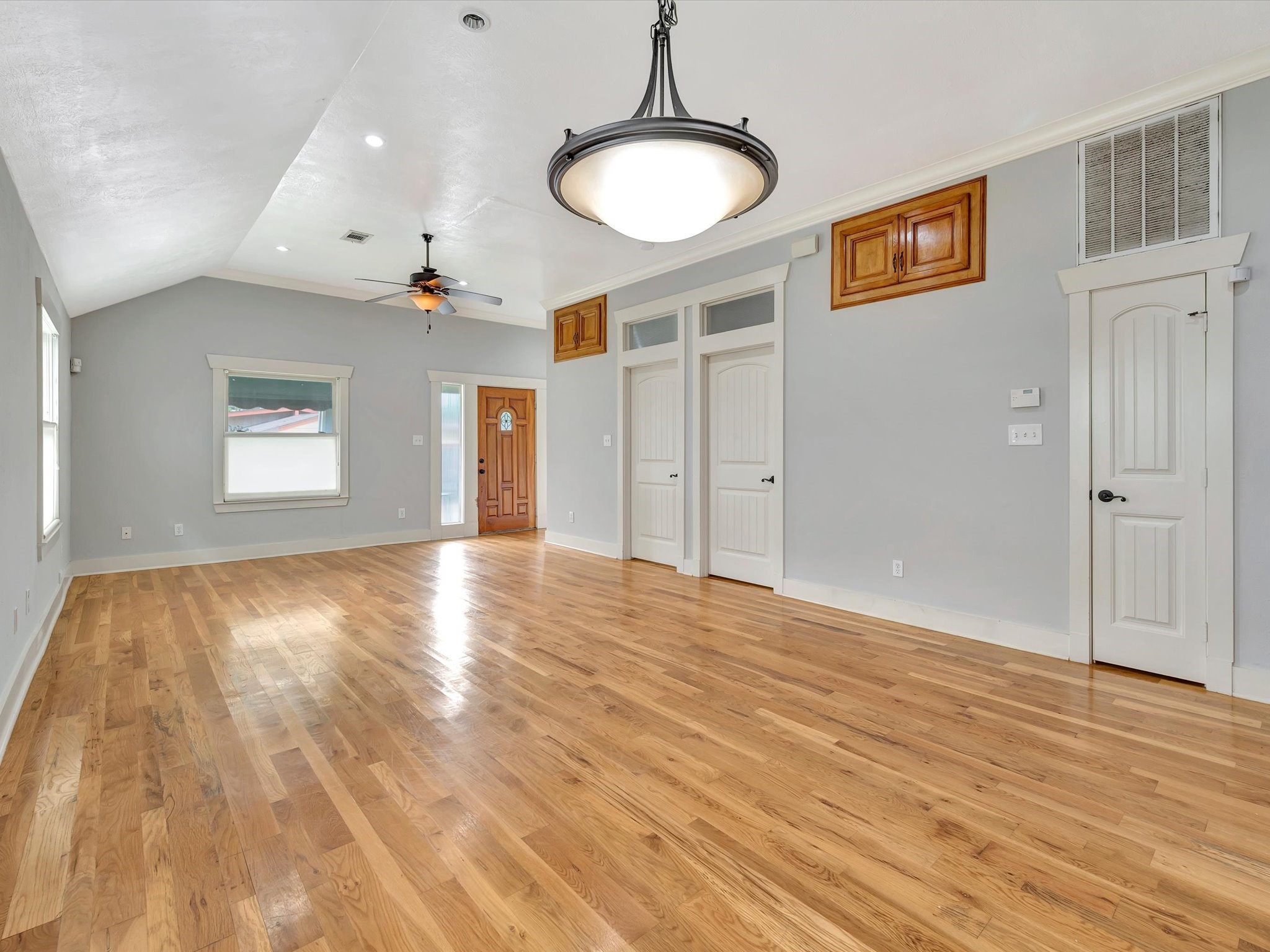4628 Kermit Street Property Photo 6