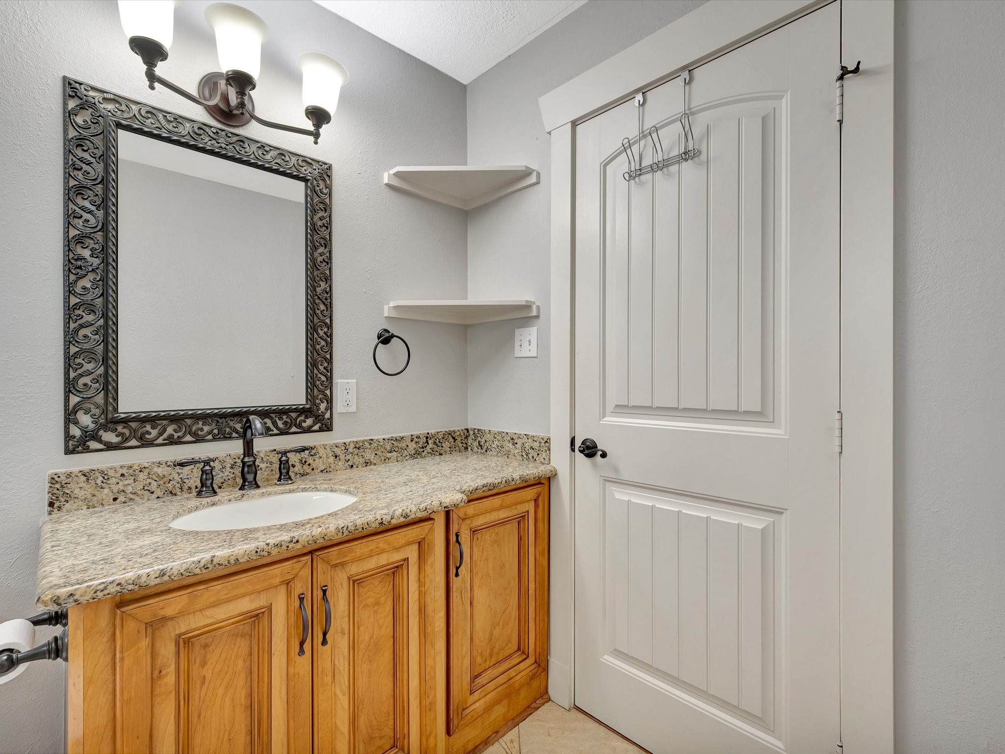4628 Kermit Street Property Photo 15