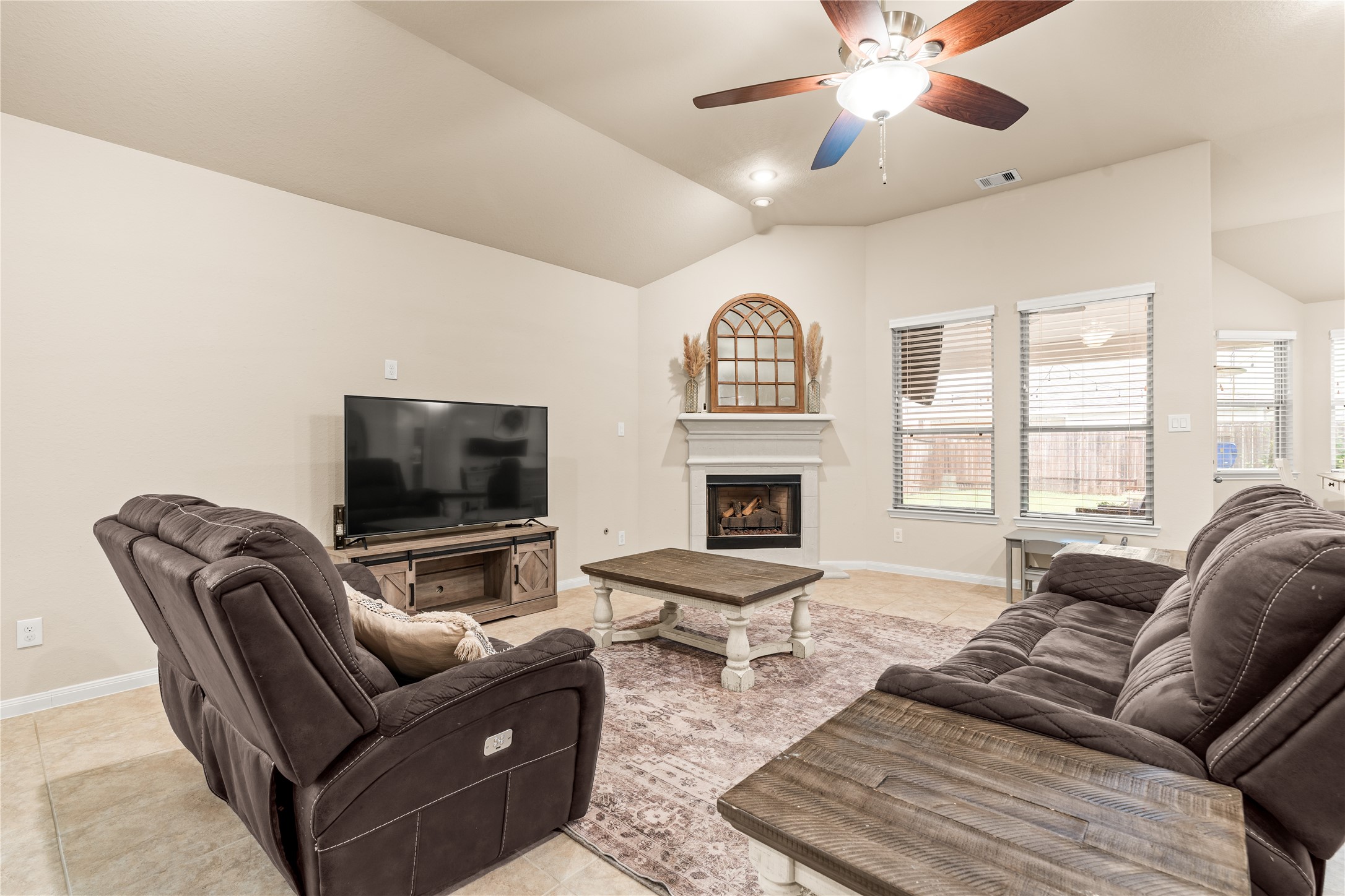 16226 Amber Brown Drive Property Photo 7