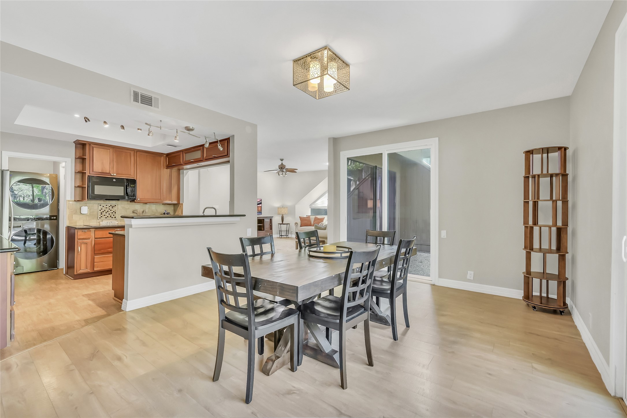 271 Litchfield Lane Property Photo 13