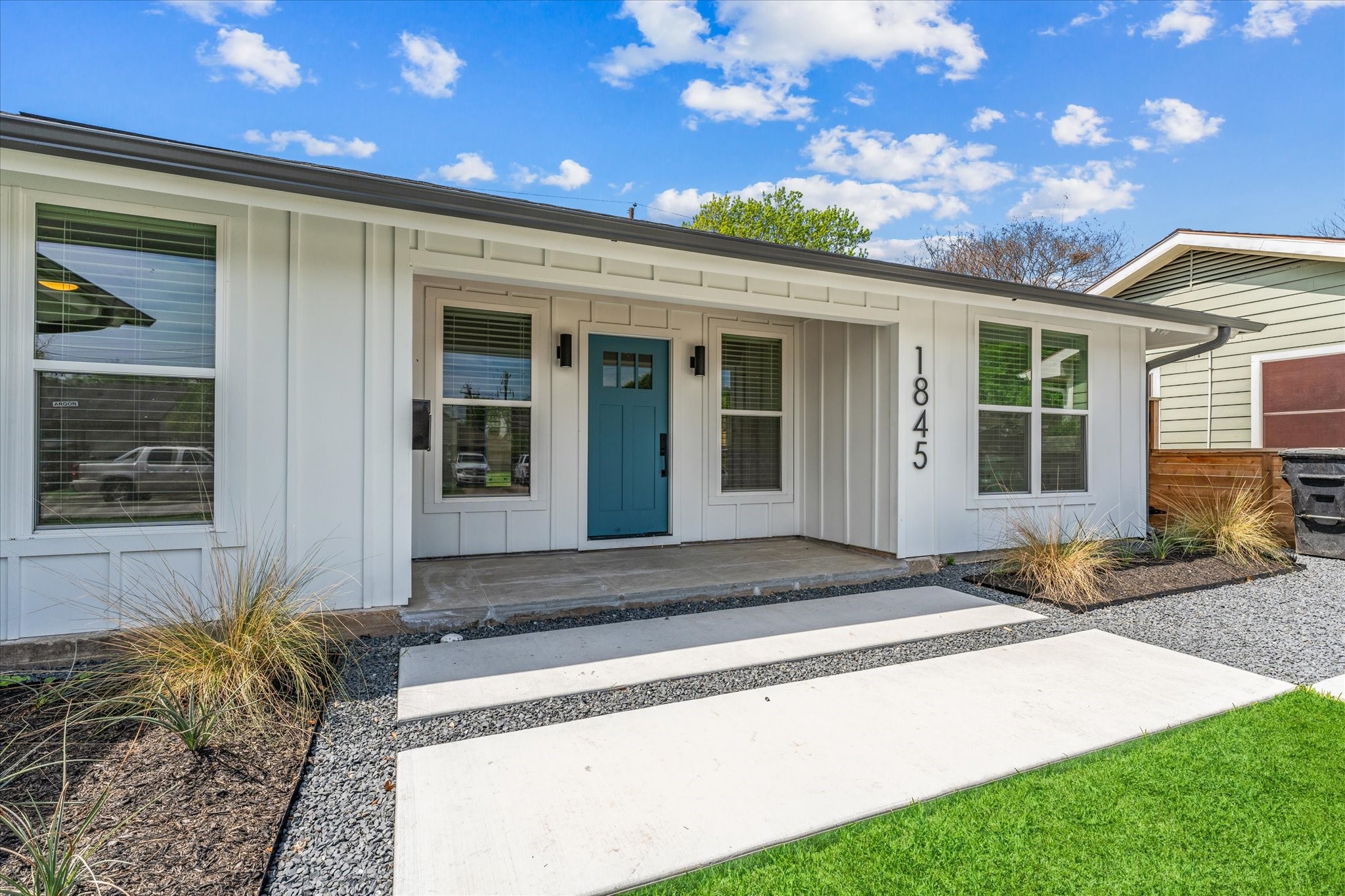 1845 Huge Oaks Street Property Photo 2