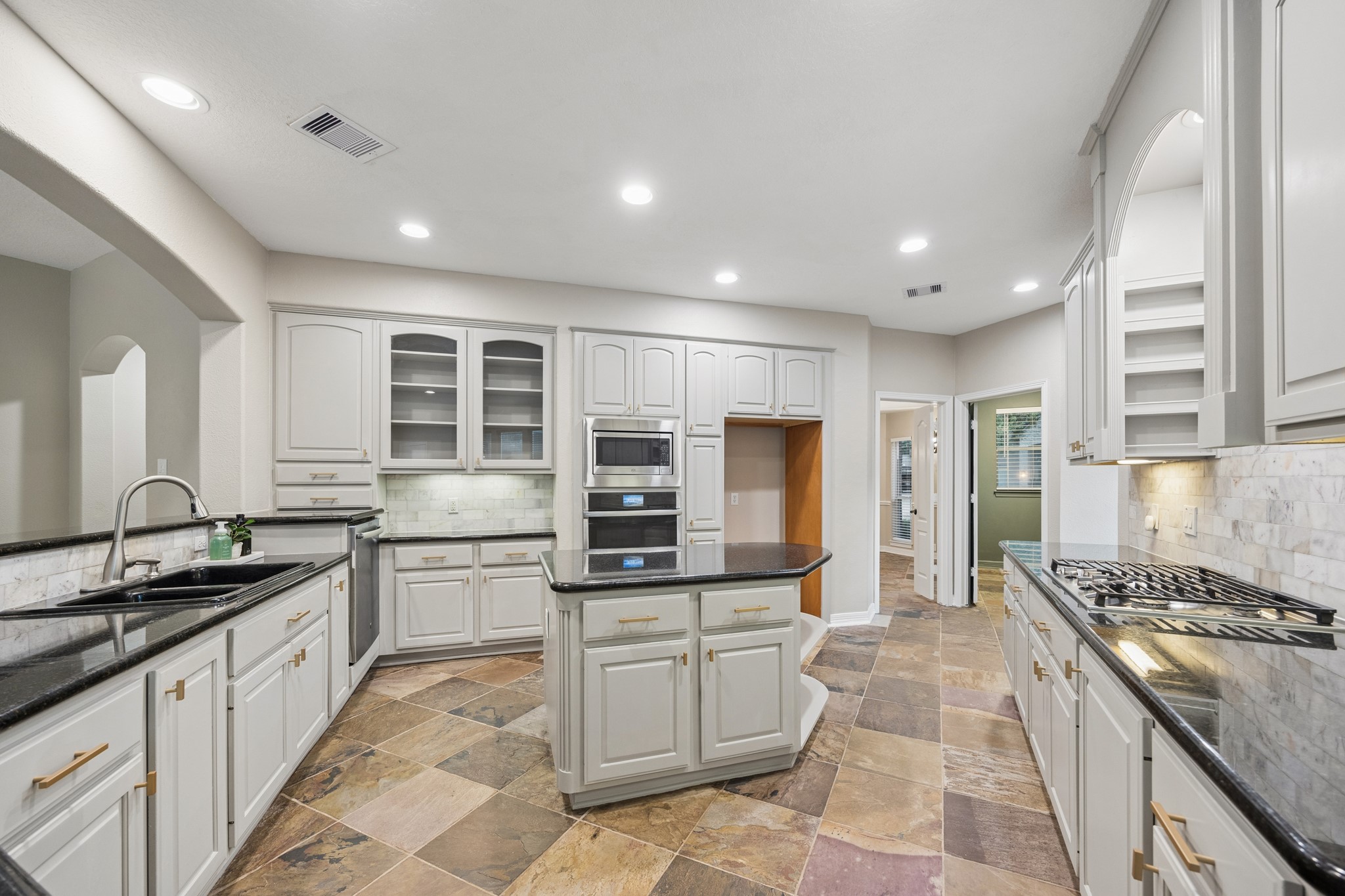 22130 Blacksburg Court Property Photo 13
