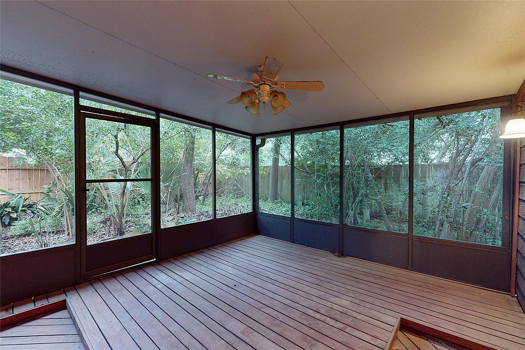2611 Brookdale Drive Property Photo 21