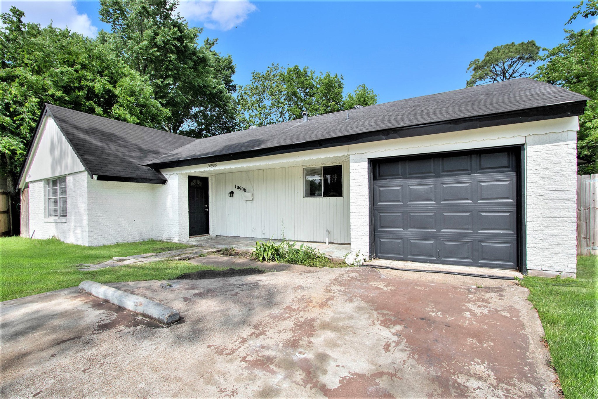 10906 Panay Drive Property Photo 3