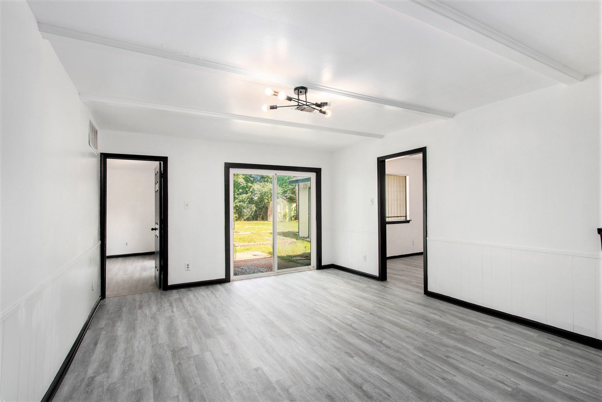 10906 Panay Drive Property Photo 5
