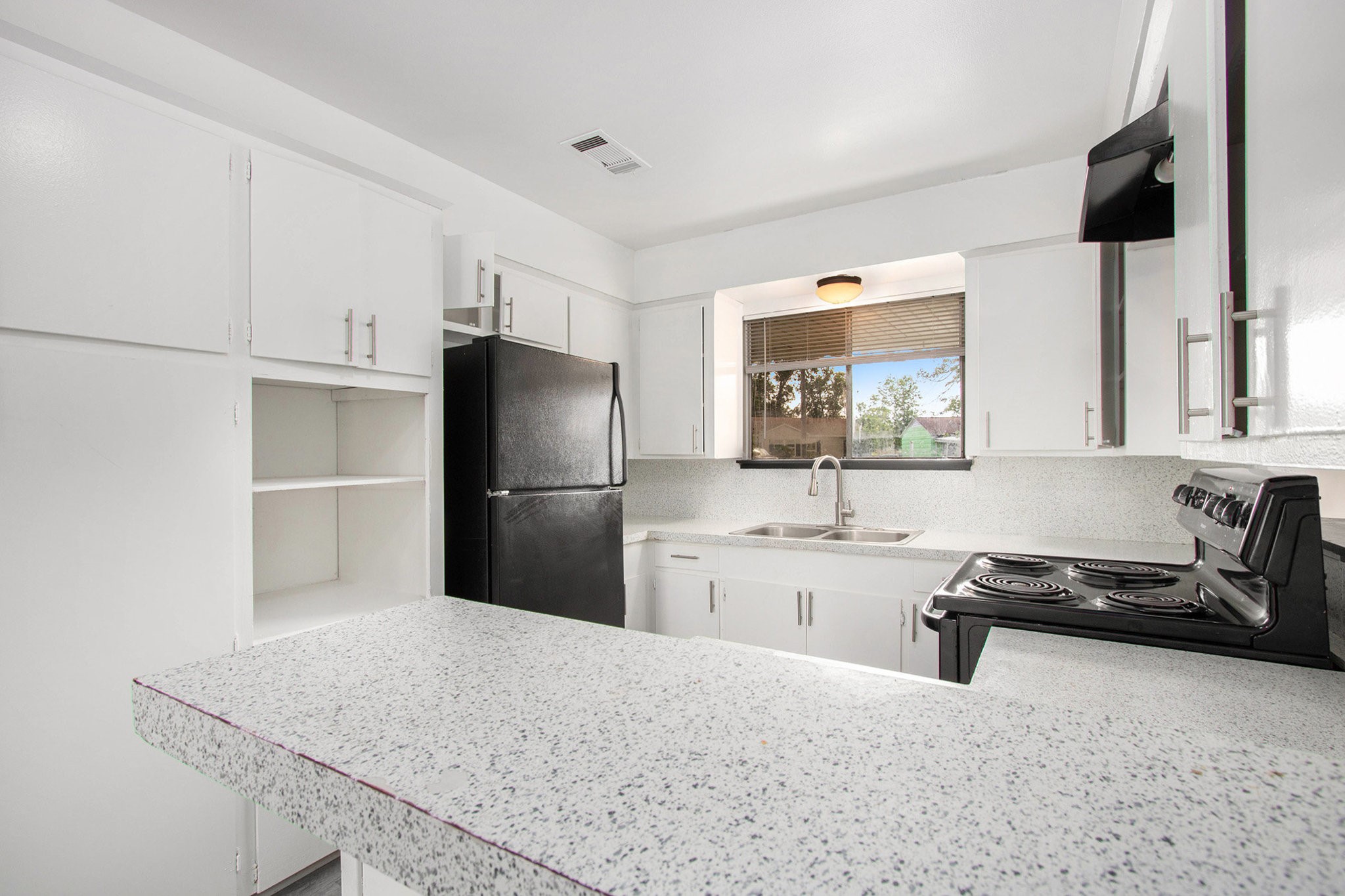 10906 Panay Drive Property Photo 7