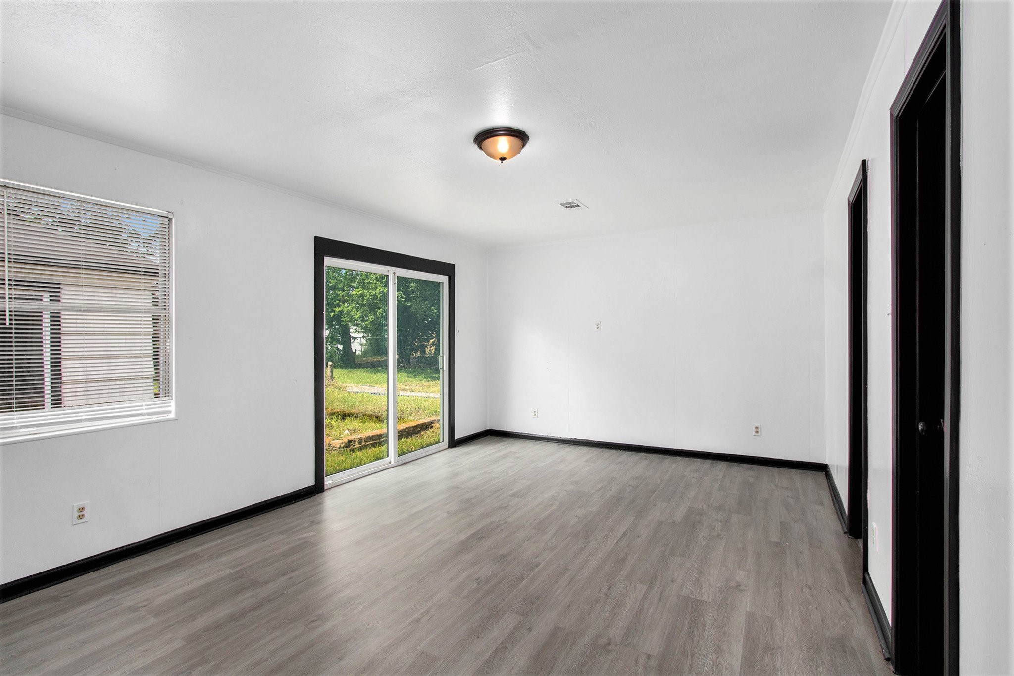 10906 Panay Drive Property Photo 10