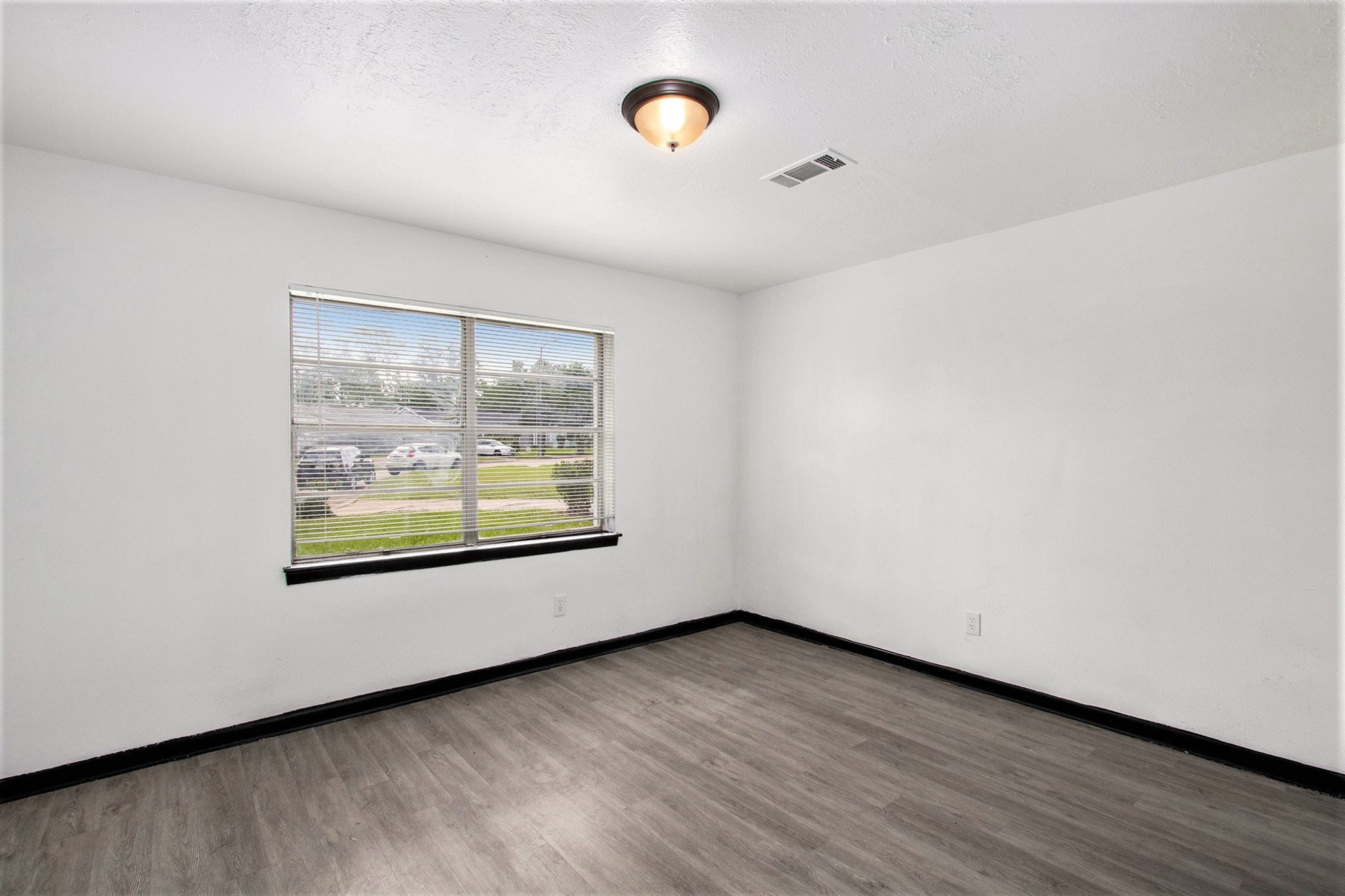 10906 Panay Drive Property Photo 13
