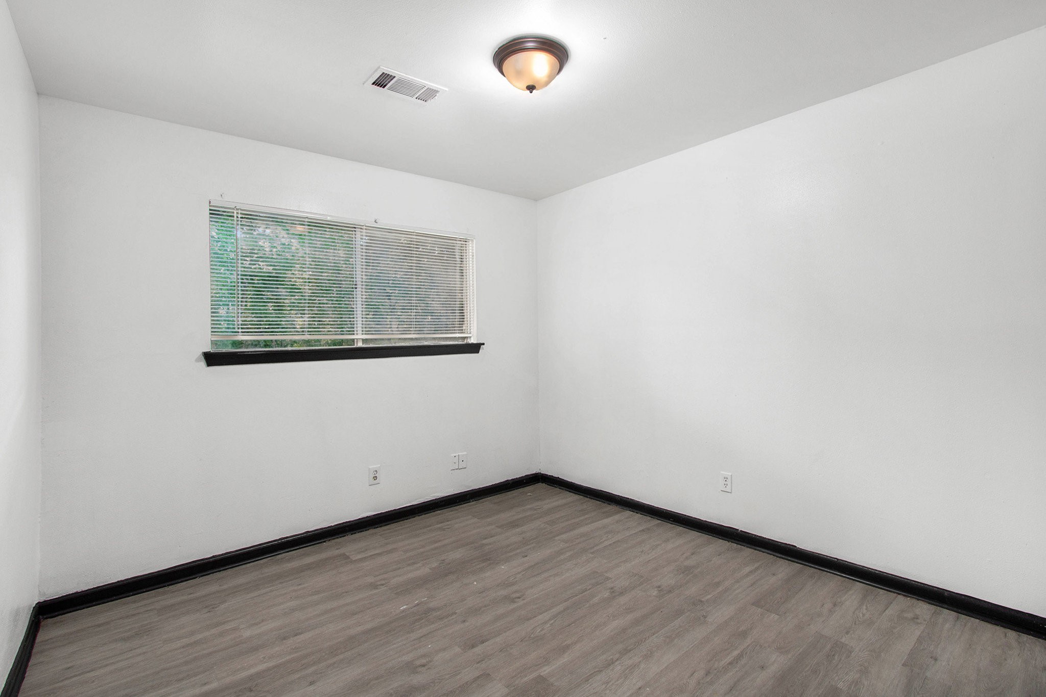 10906 Panay Drive Property Photo 15