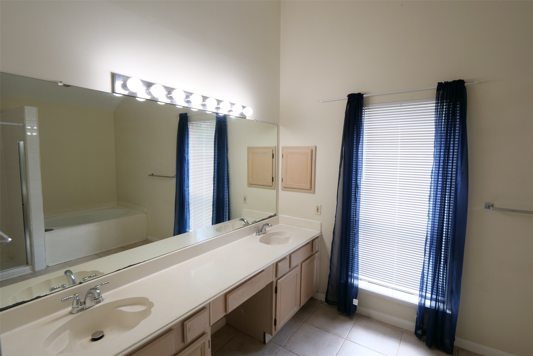1314 Hollow Ash Lane Property Photo 14