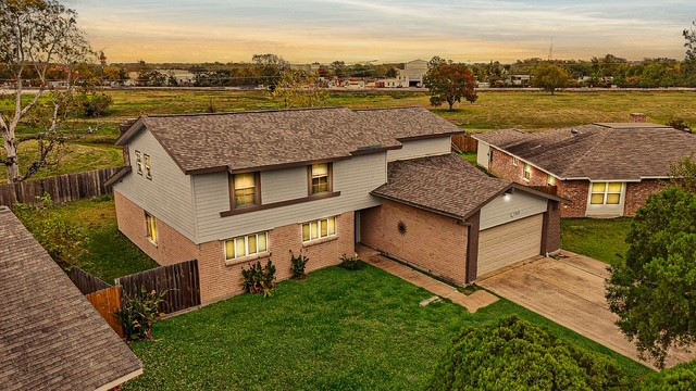 13702 Towne Way Drive Property Photo 1