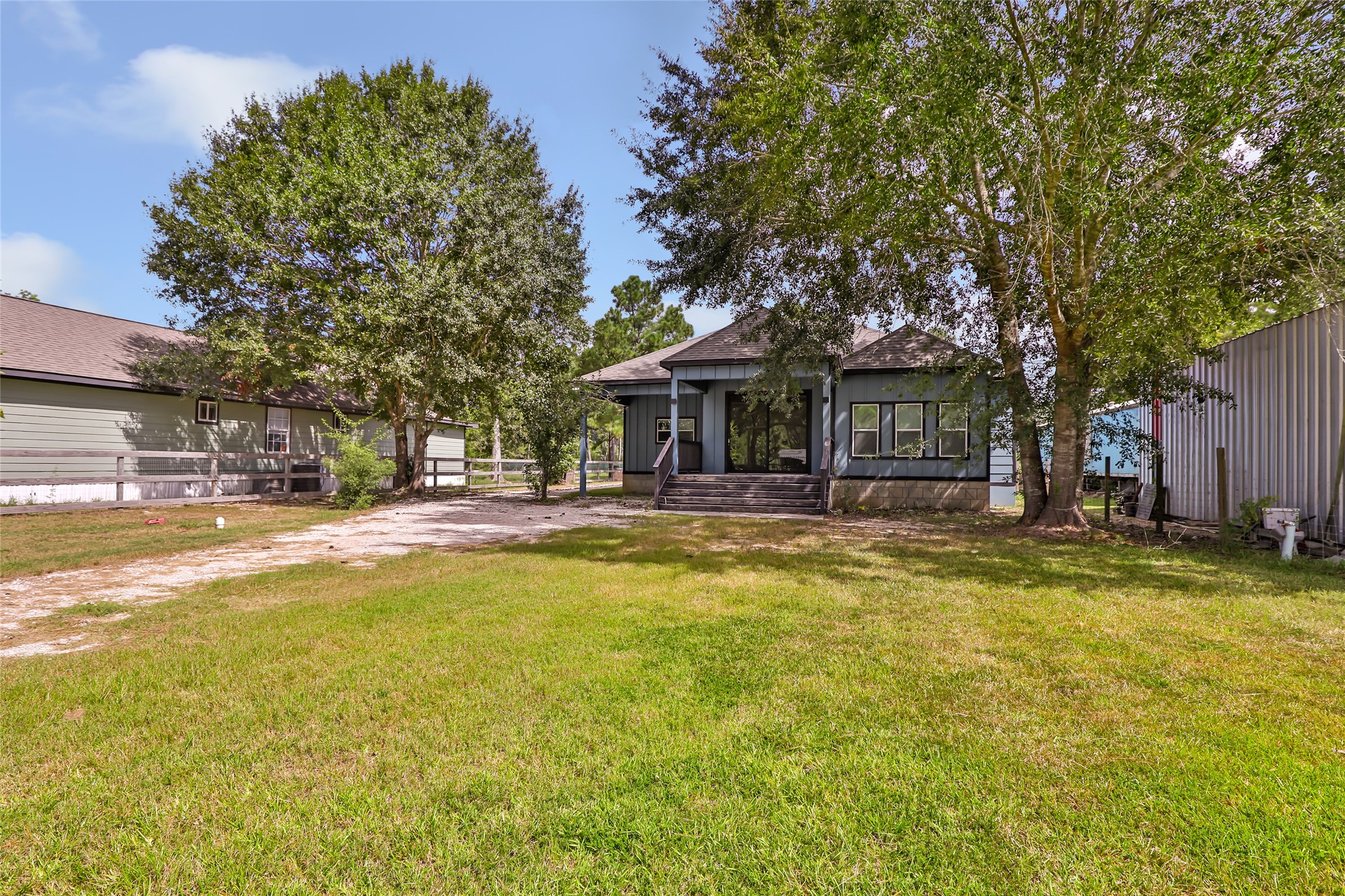 1031 County Road 3404 Property Photo 1