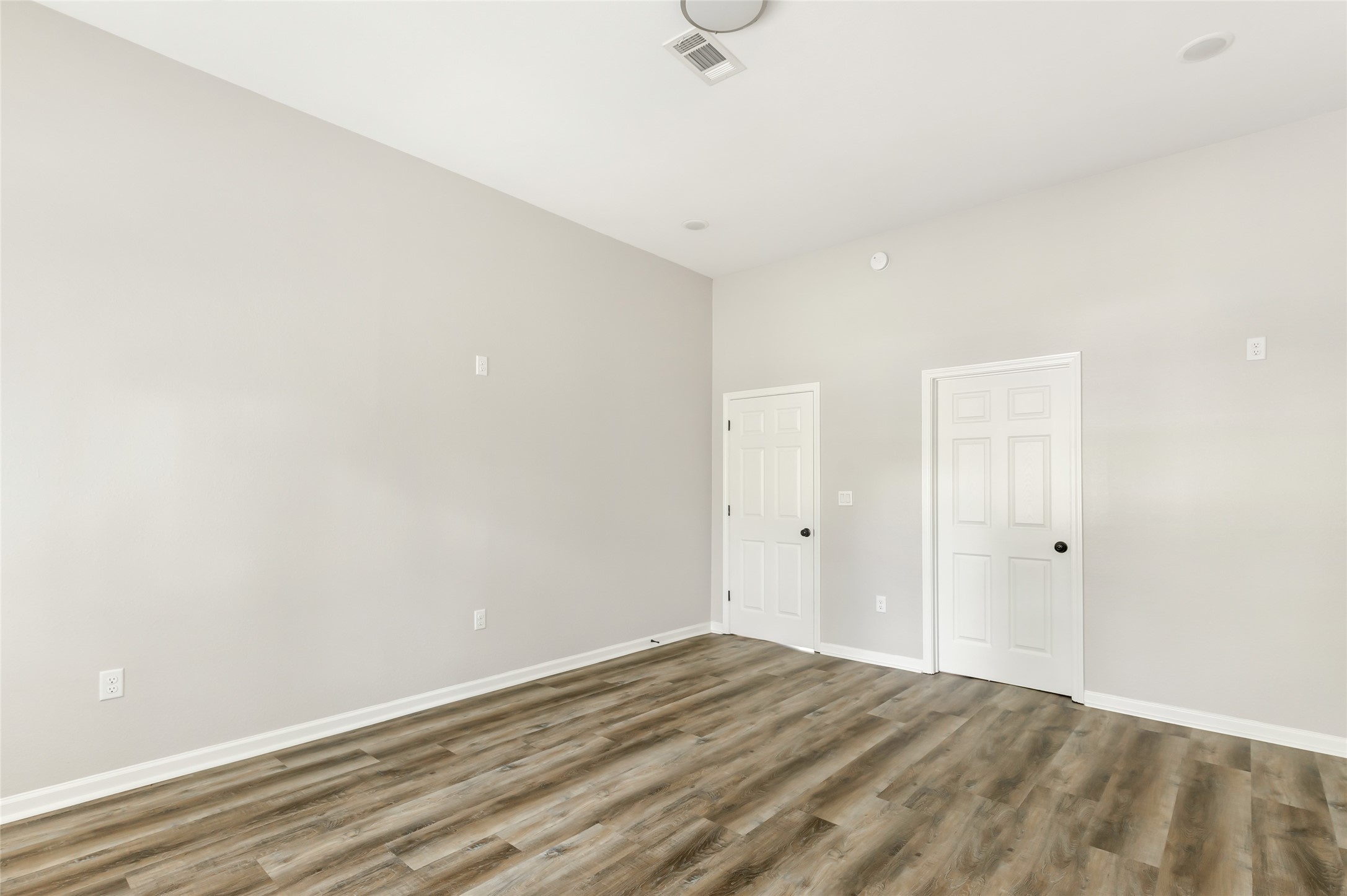 1031 County Road 3404 Property Photo 10