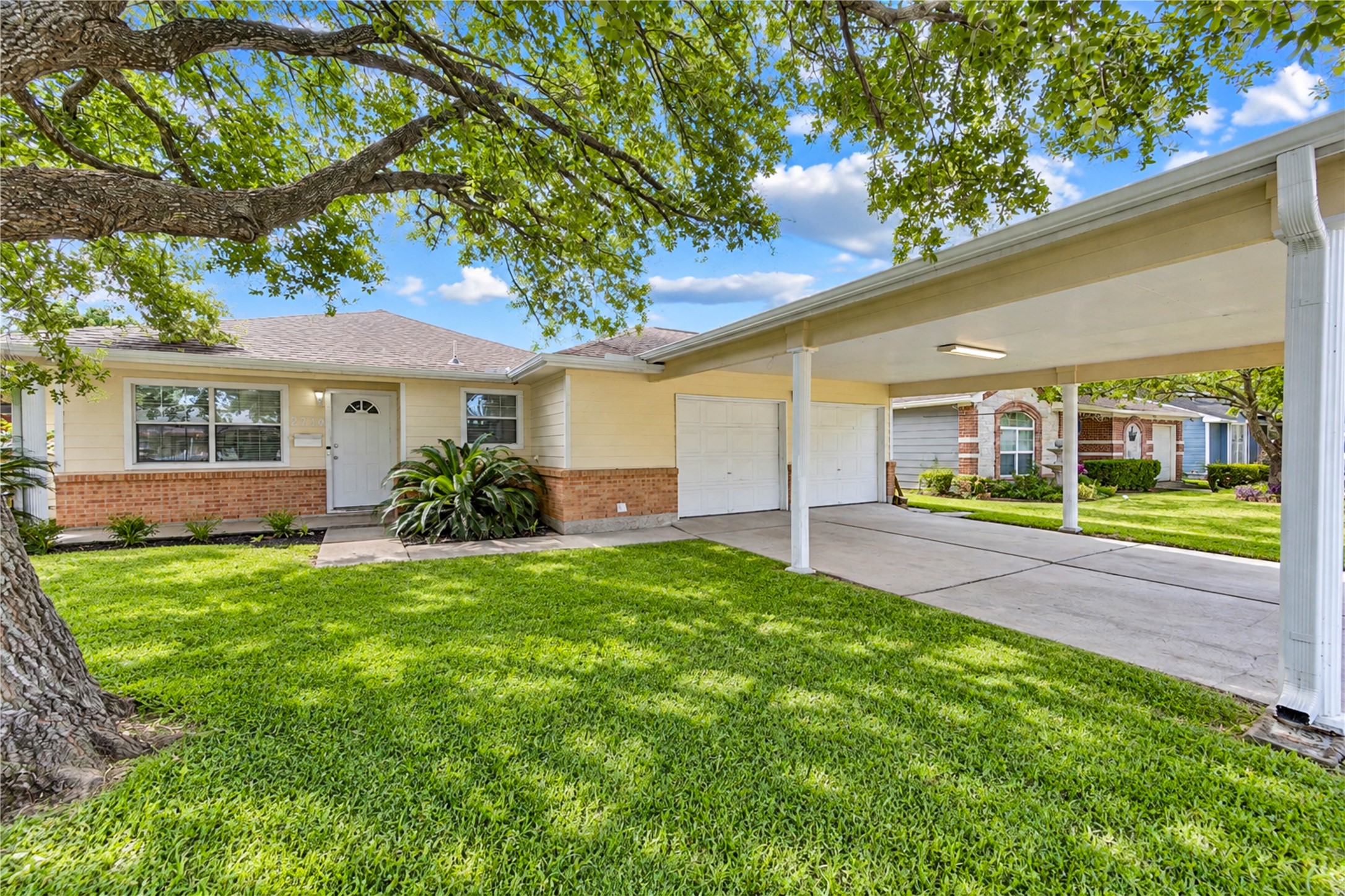 2716 Hearne Drive Property Photo 1