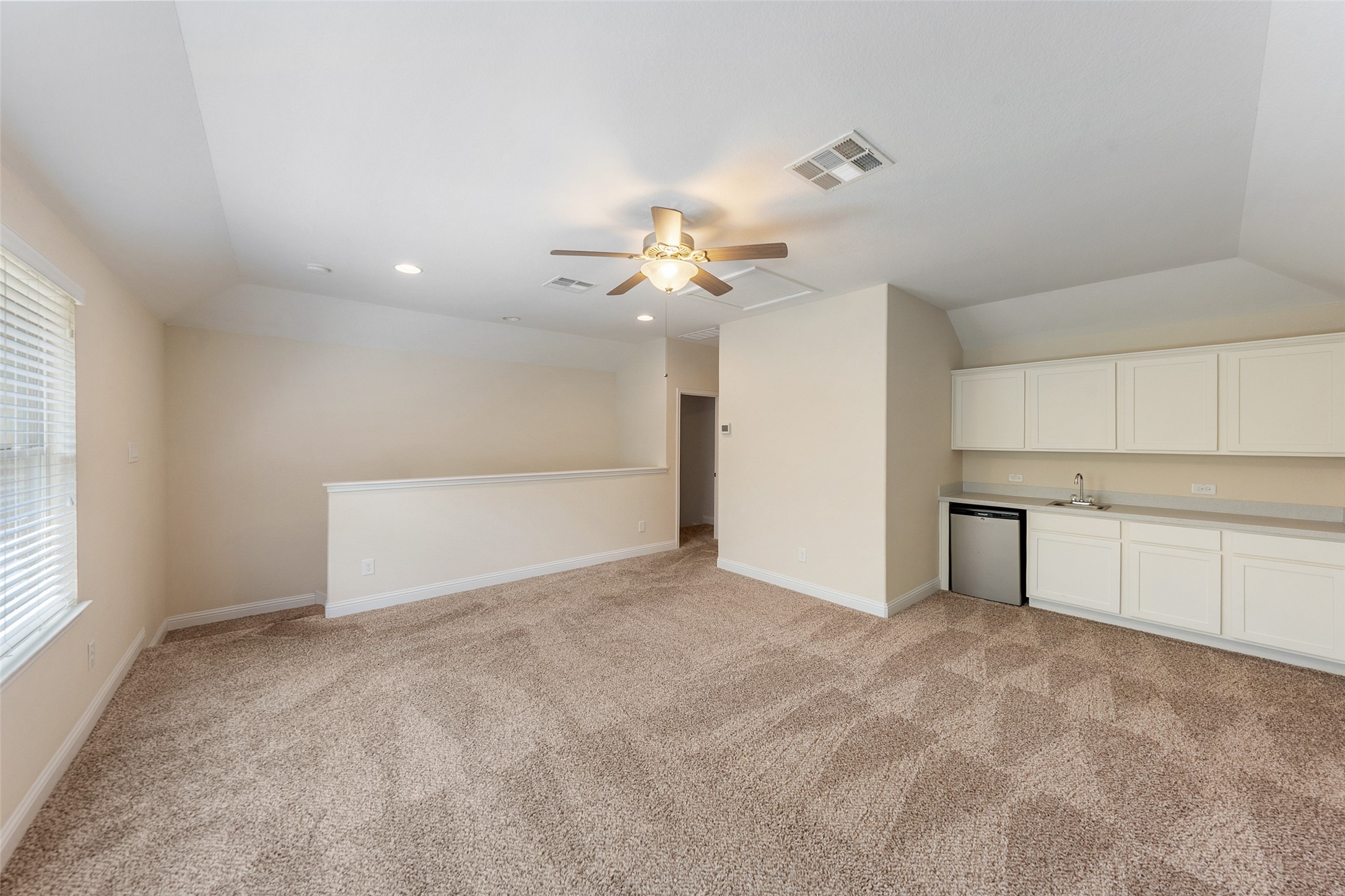 2606 Tacoma Springs Drive Property Photo 5