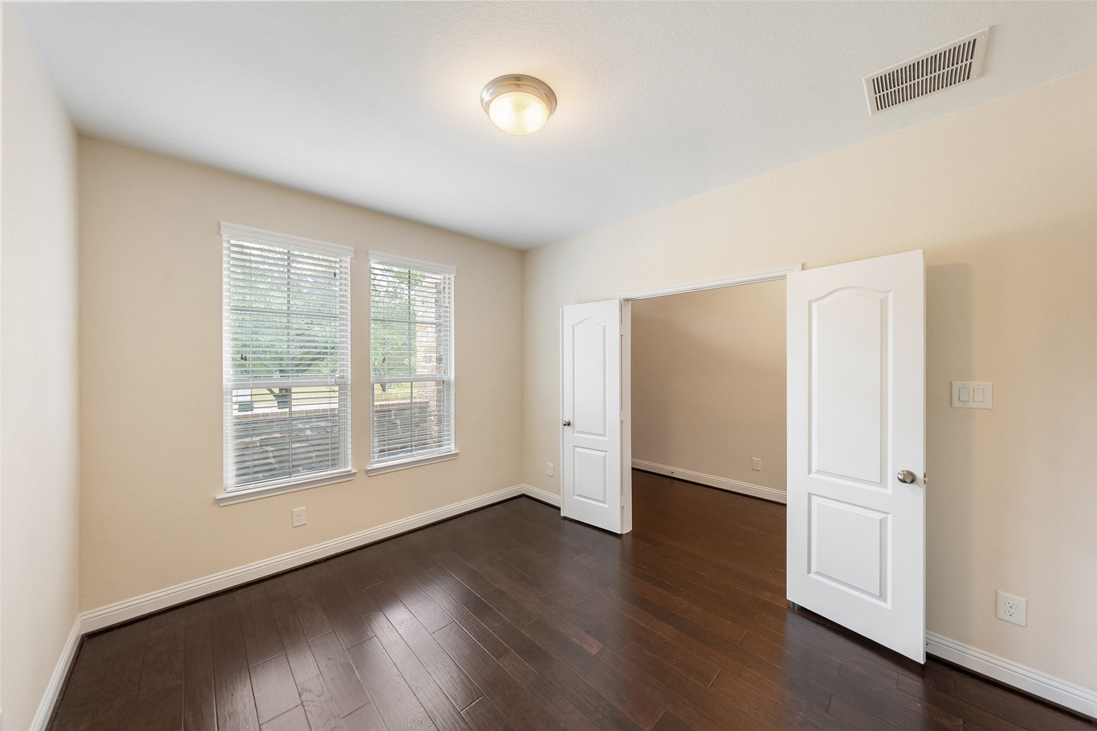2606 Tacoma Springs Drive Property Photo 19