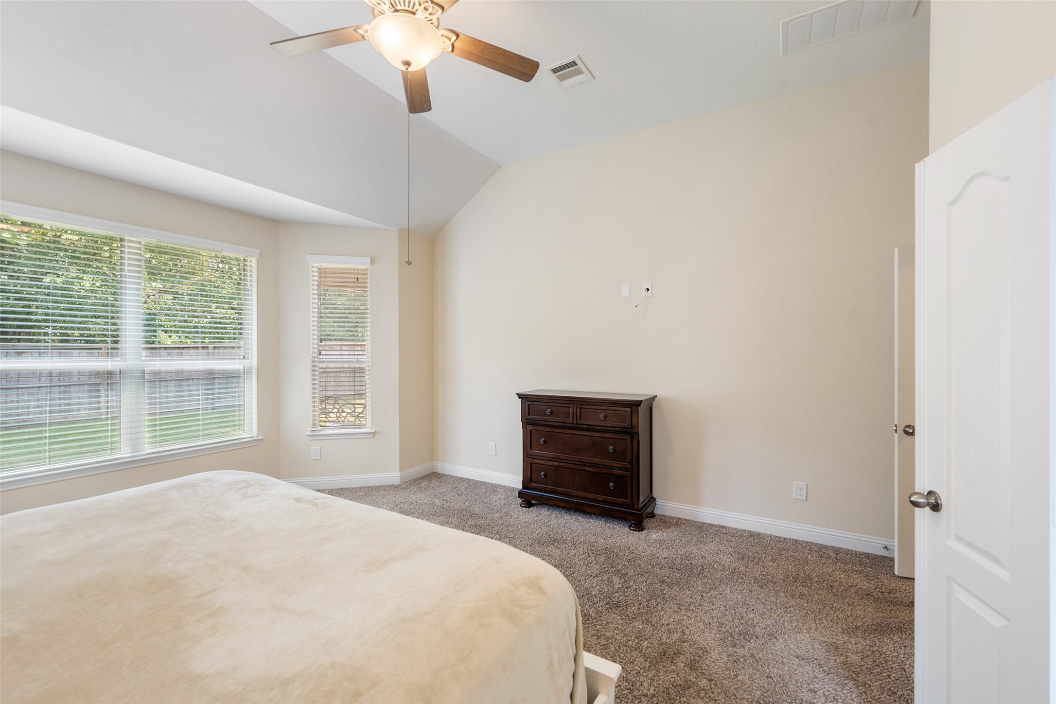 2606 Tacoma Springs Drive Property Photo 20