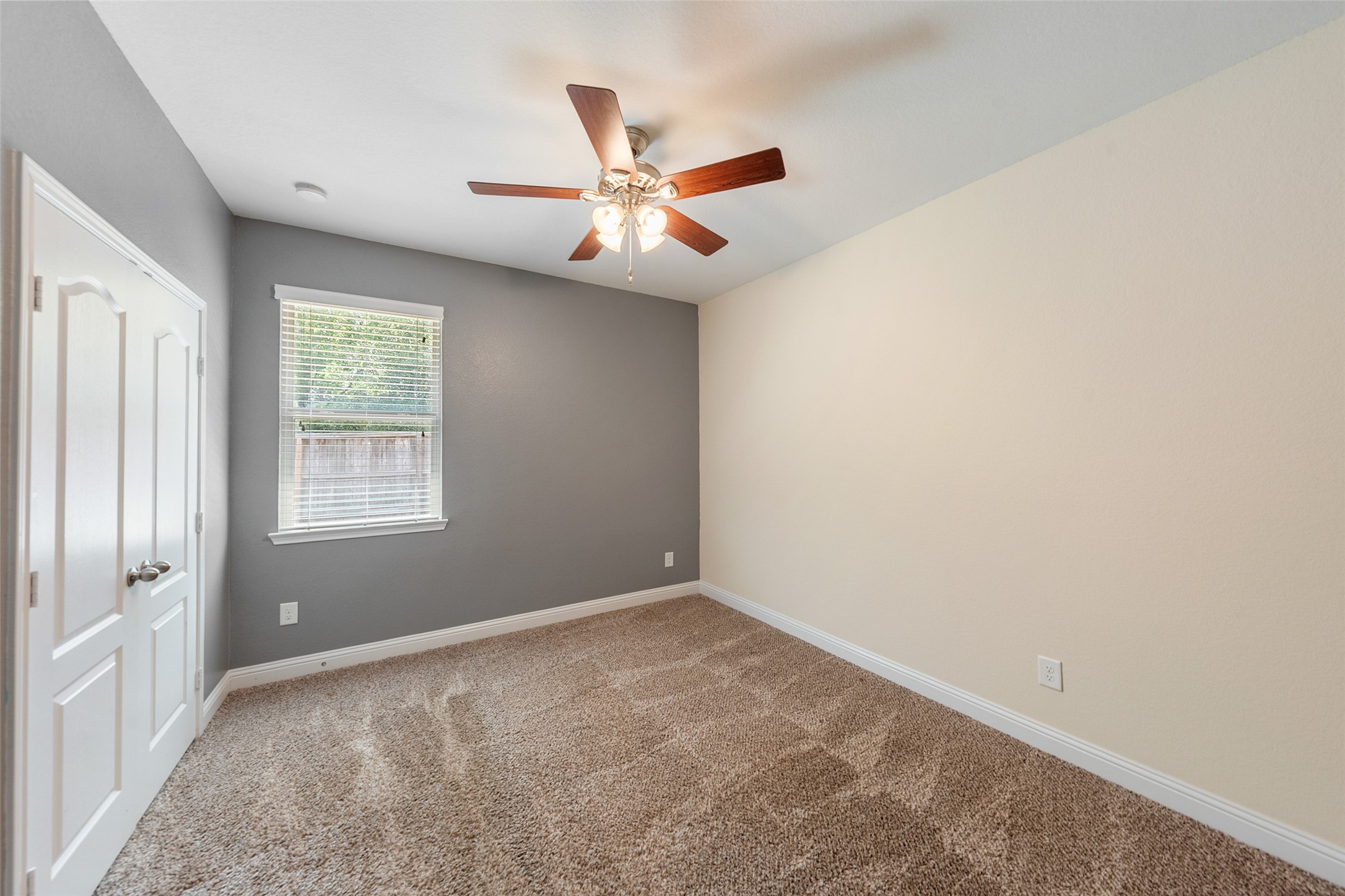 2606 Tacoma Springs Drive Property Photo 25