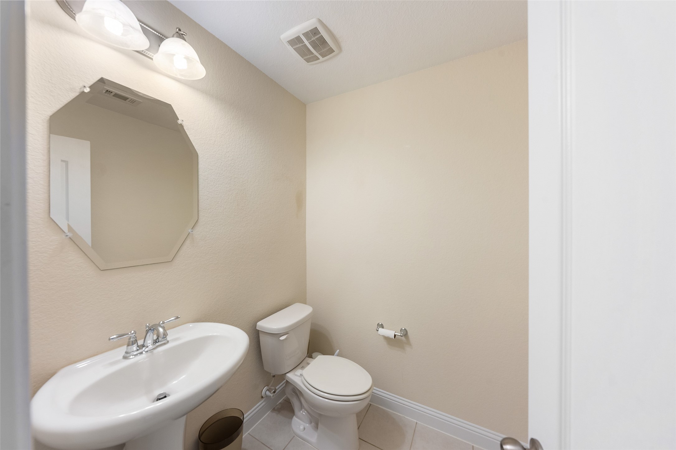 2606 Tacoma Springs Drive Property Photo 29