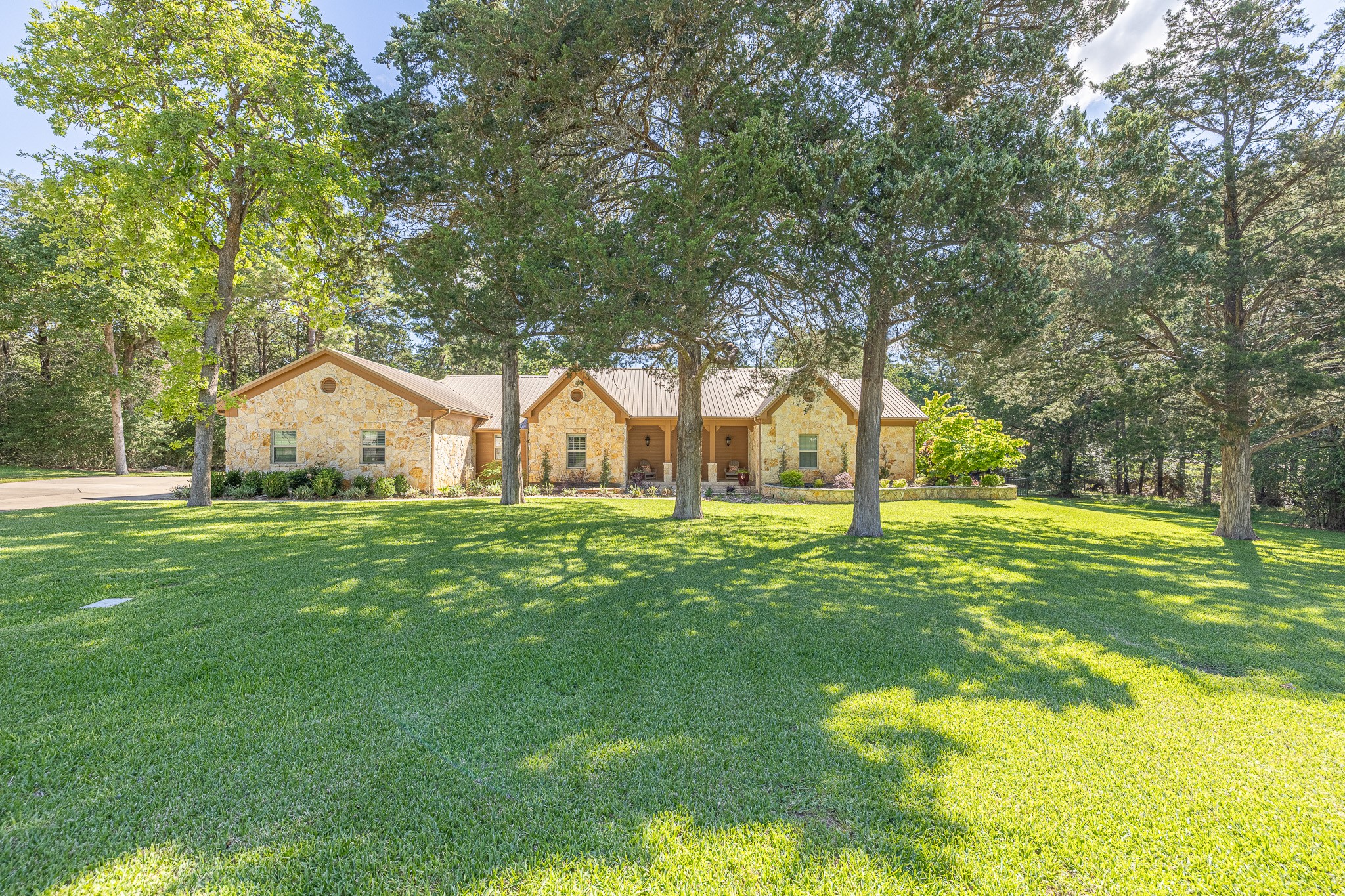 404 Saint Andrews Drive Property Photo